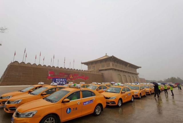 西安、广州、成都......各地巡游出租车迎来绿色智能新风潮，百姓出行体验焕然一新
